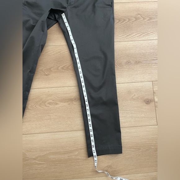 Banana Republic Aiden Slim Fit Dark Grey Chino - Picture 4 of 6